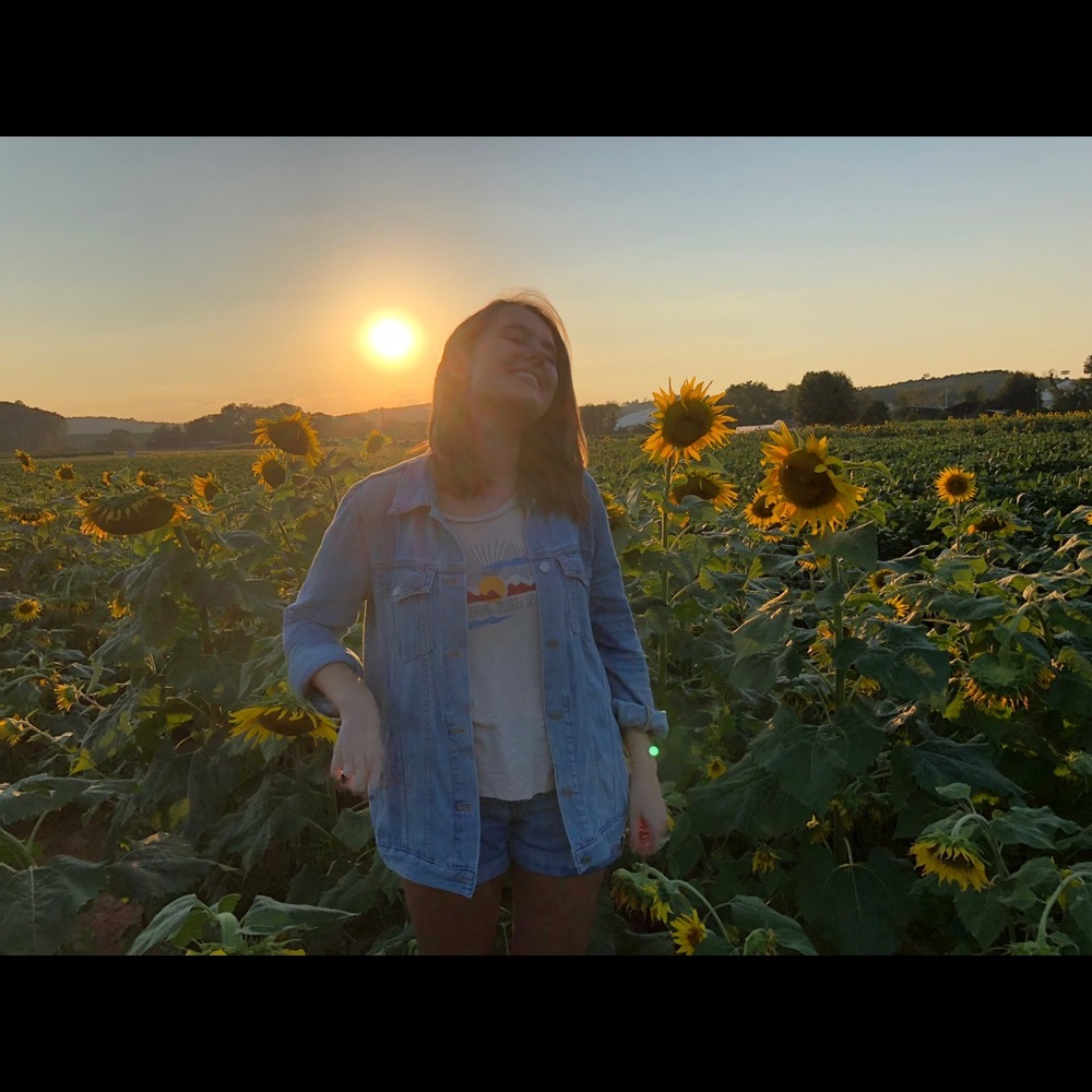 Meet your Posher, Laura